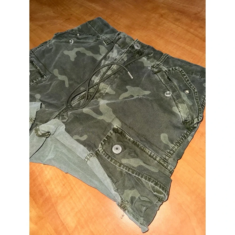 American Eagle Mom Short Camo Cargo Utility Shorts Green Super Stretch Size 2
